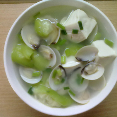 蛤蜊豆腐丝瓜汤