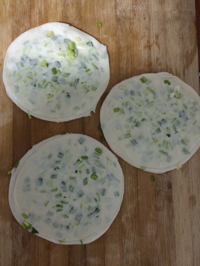 簡易蔥油餅的做法图解4