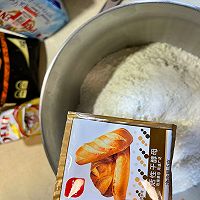 【美食角落】超软纯牛奶吐司面包的做法图解5