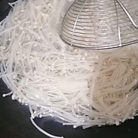 凉拌金针菇的做法图解1