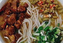 #全电厨王料理挑战赛热力开战！#过桥米线之焖肉米线的做法