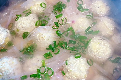 砂锅萝卜豆腐丸子汤