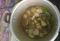 懒人(高压锅版)芋子泥鳅汤的做法