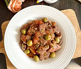 西班牙青橄榄番茄烩牛肉的做法