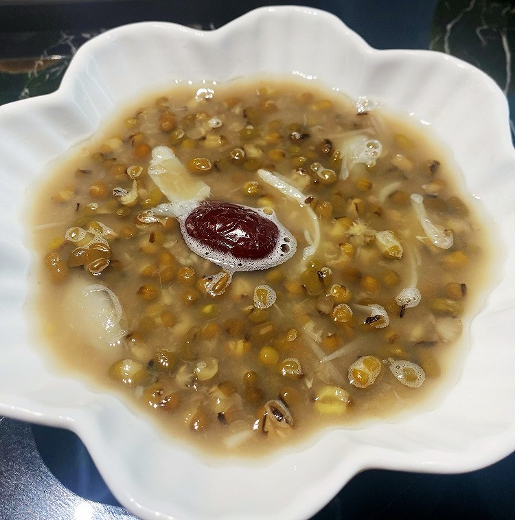 红枣百合绿豆汤的做法