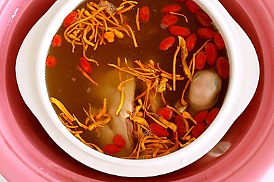 虫草花鸽子汤