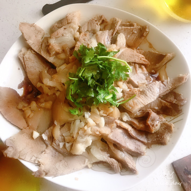 最简单de菜～5分钟蒸肉适合工作忙又想做饭的你的做法