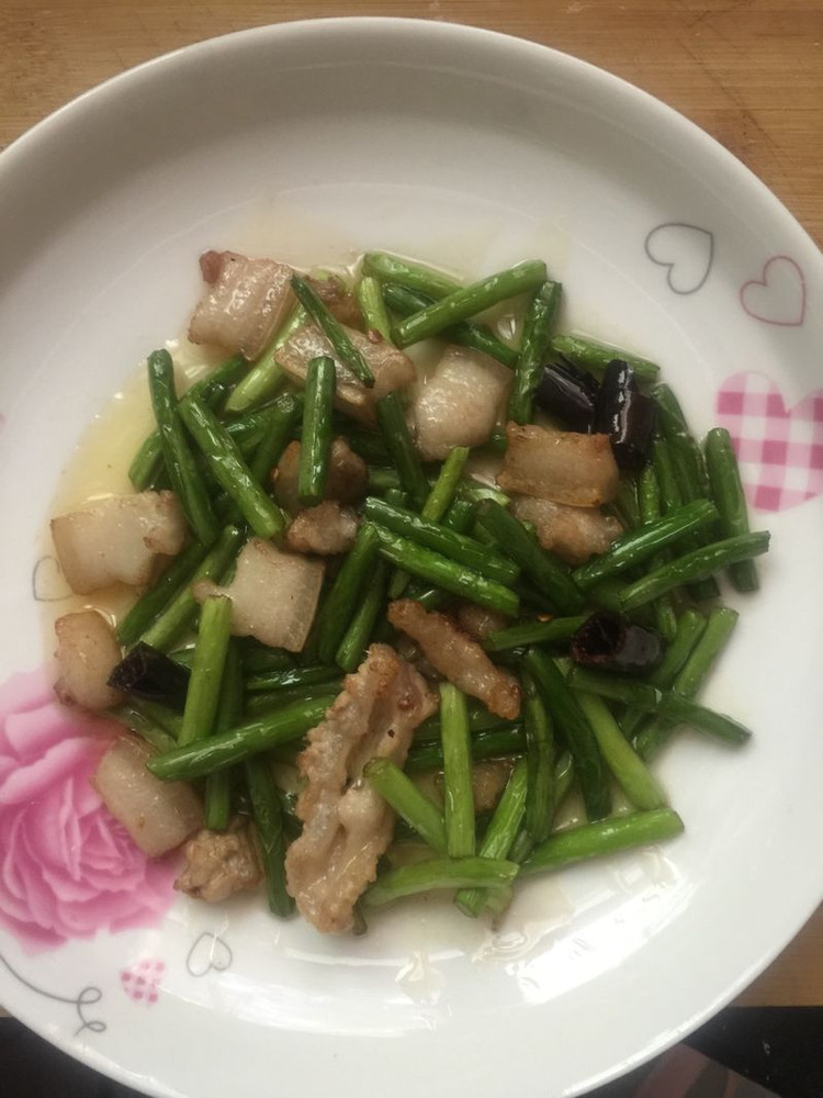 蒜薹炒肉的做法