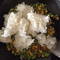 毛豆仁玉米炒饭的做法图解9
