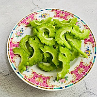 #夏日开胃餐#沙白苦瓜汤的做法图解2