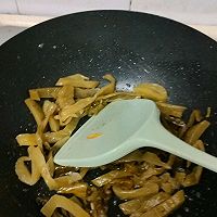 咸菜豆芽炒腐卷的做法图解3