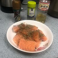 普鲁旺斯风味（香煎）三文鱼的做法图解1