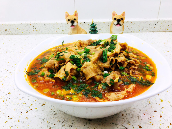 ＜酸辣金汤肥牛＞