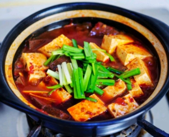 Bean curd with pork blood in casserole