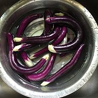 清炒茄子的做法图解1