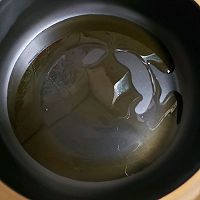 一煲温暖全身的汤菜～金枪鱼泡菜豆腐汤的做法图解2