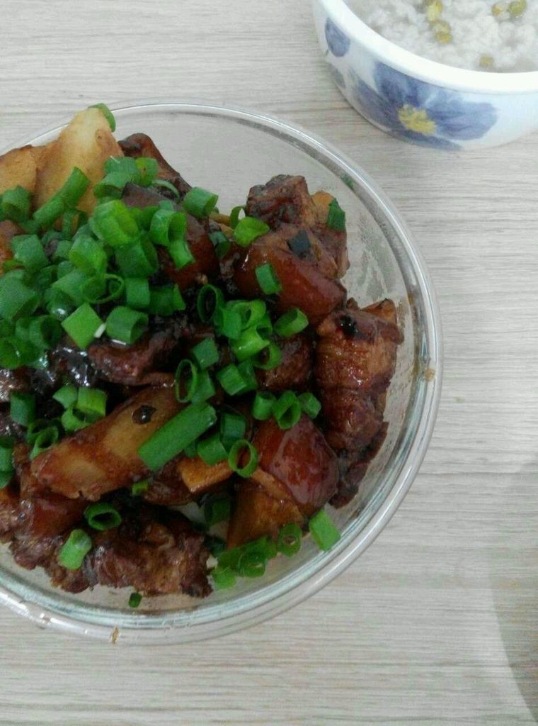 冬日里超送饭的红烧肉炖土豆（电饭煲版）