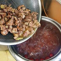 养气补血的营养粥:鸽子排骨红米粥的做法图解15
