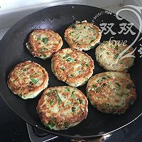 香肠豆渣煎饼的做法图解16