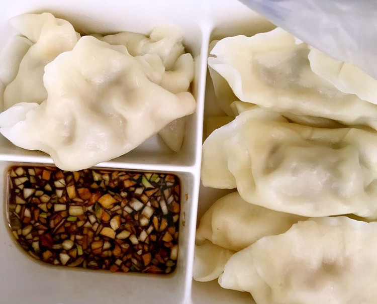 立冬爱心便当|酸菜肉饺子的做法