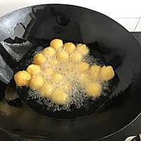 炸土豆丸子的做法图解6