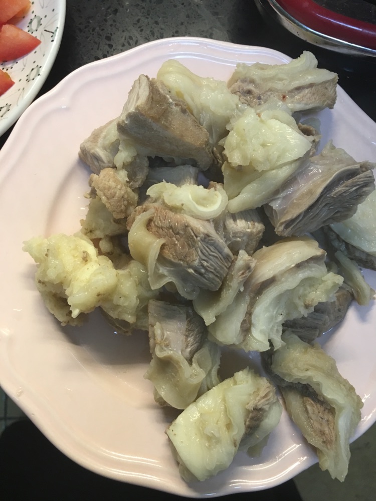 番茄炖牛腩的做法图解1