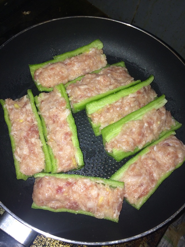 肉酿尖椒的做法图解2