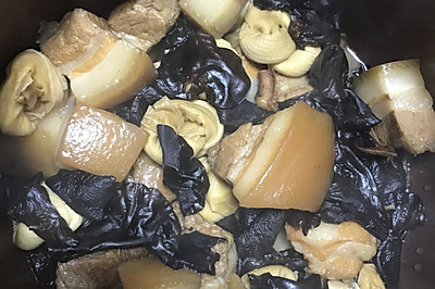 墨鱼红烧肉