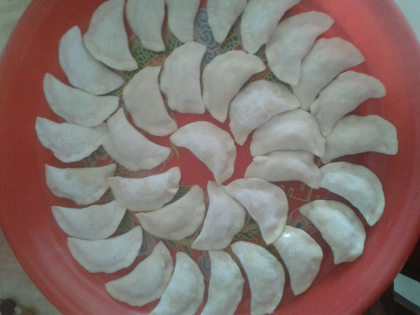 红萝卜马蹄香菇饺子图片