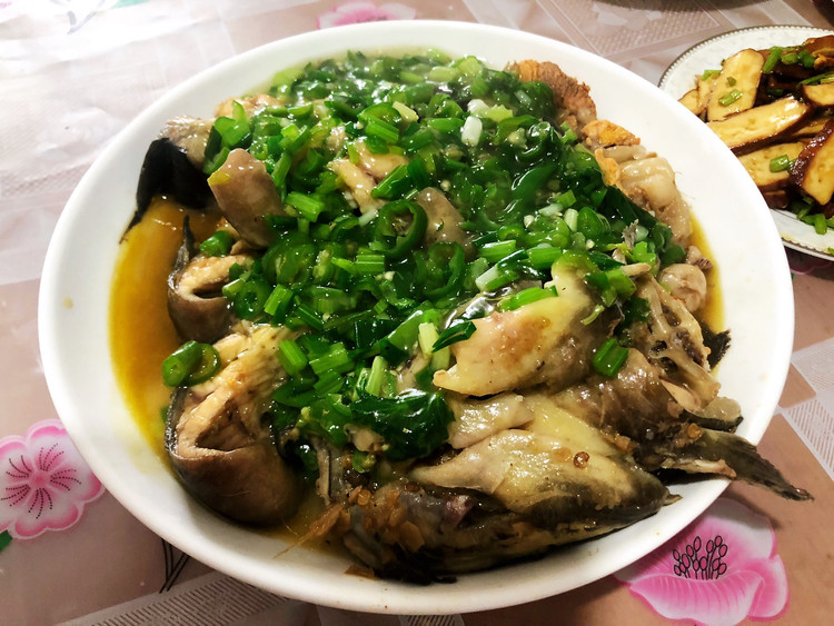 狮家椒麻鲶鱼的做法