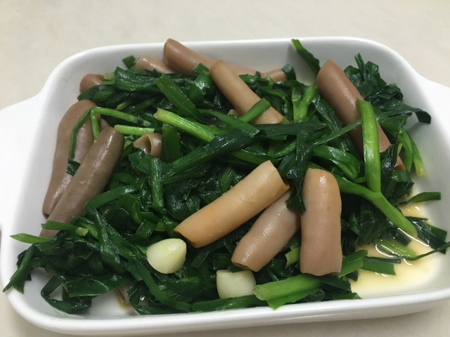 韭菜炒海肠的做法