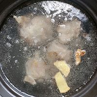 黄豆筒骨海带汤的做法图解10