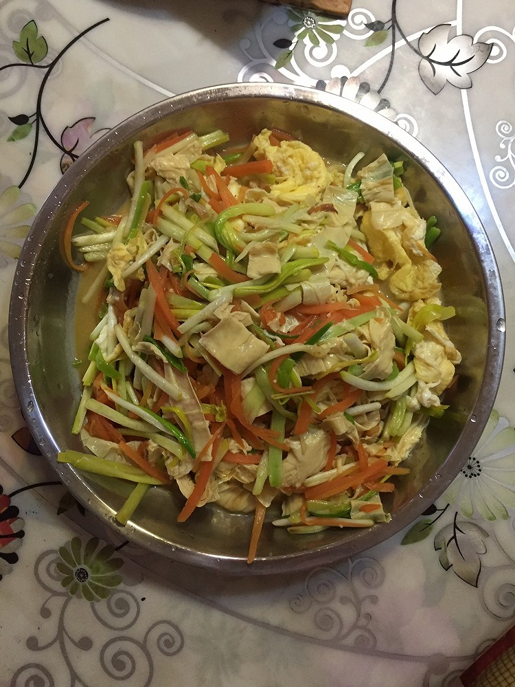 家常小炒～三鲜豆皮的做法