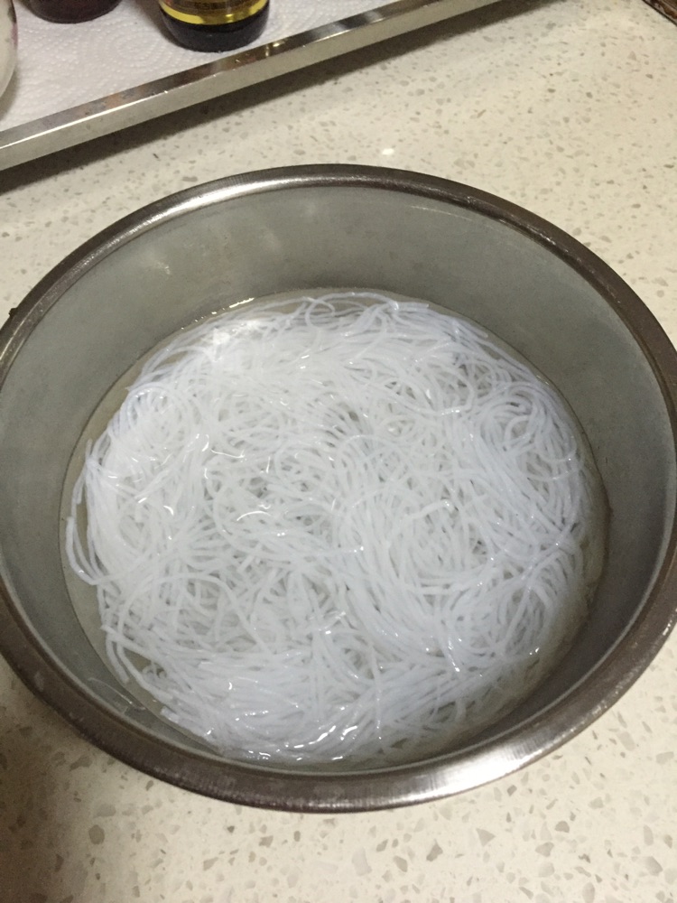 脆爽家常凉菜的做法图解1
