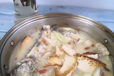 鲈鱼豆腐粉丝汤