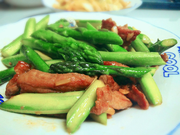 私家小炒——芦笋猪颈肉的做法