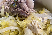 电饭锅酸菜冻豆腐炖大骨的做法