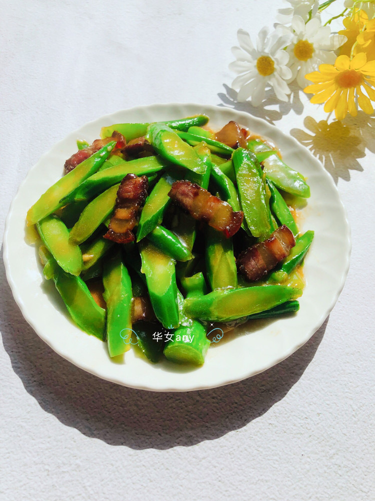 腊肉炒芥兰的做法