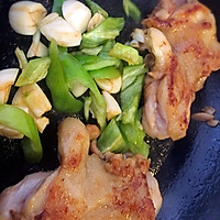 无油香煎鸡腿肉的做法图解5