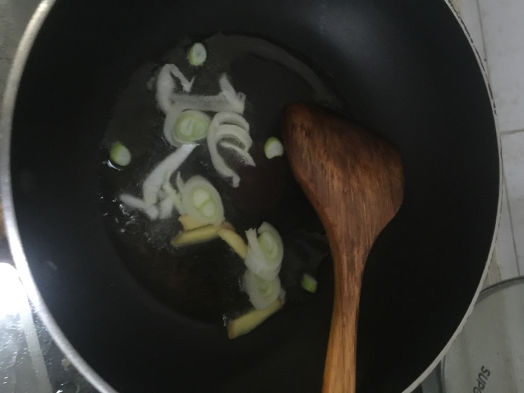 韭菜炒猪血的做法图解7