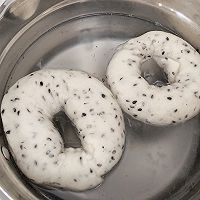 无油少糖健康早餐包—黑芝麻贝果的做法图解11