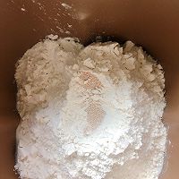 从饼皮开始做披萨，家里库存菜有救了的做法图解1