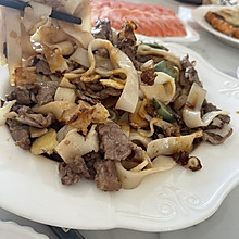 美味牛肉炒河粉腊八蒜