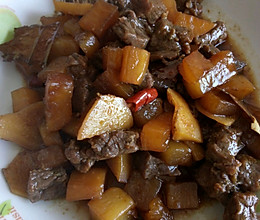 电饭锅牛肉炖萝卜的做法