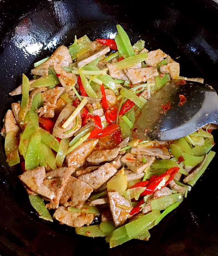 泡椒猪肝（特下饭，加了莴笋更好吃）的做法图解4