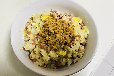 肉松火腿蛋炒饭