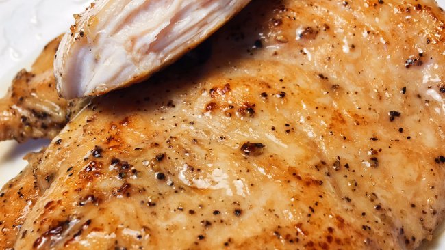 香煎鲜嫩多汁的鸡胸肉的做法