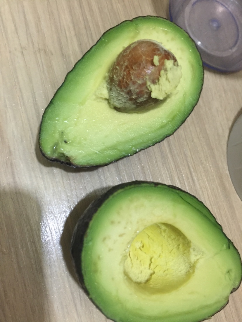 牛油果奶昔的做法图解1