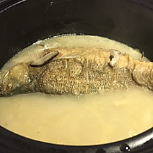 砂锅鲈鱼汤
