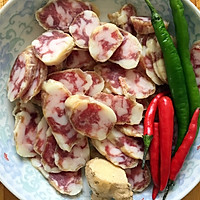 干锅腊肠有机花菜的做法图解2